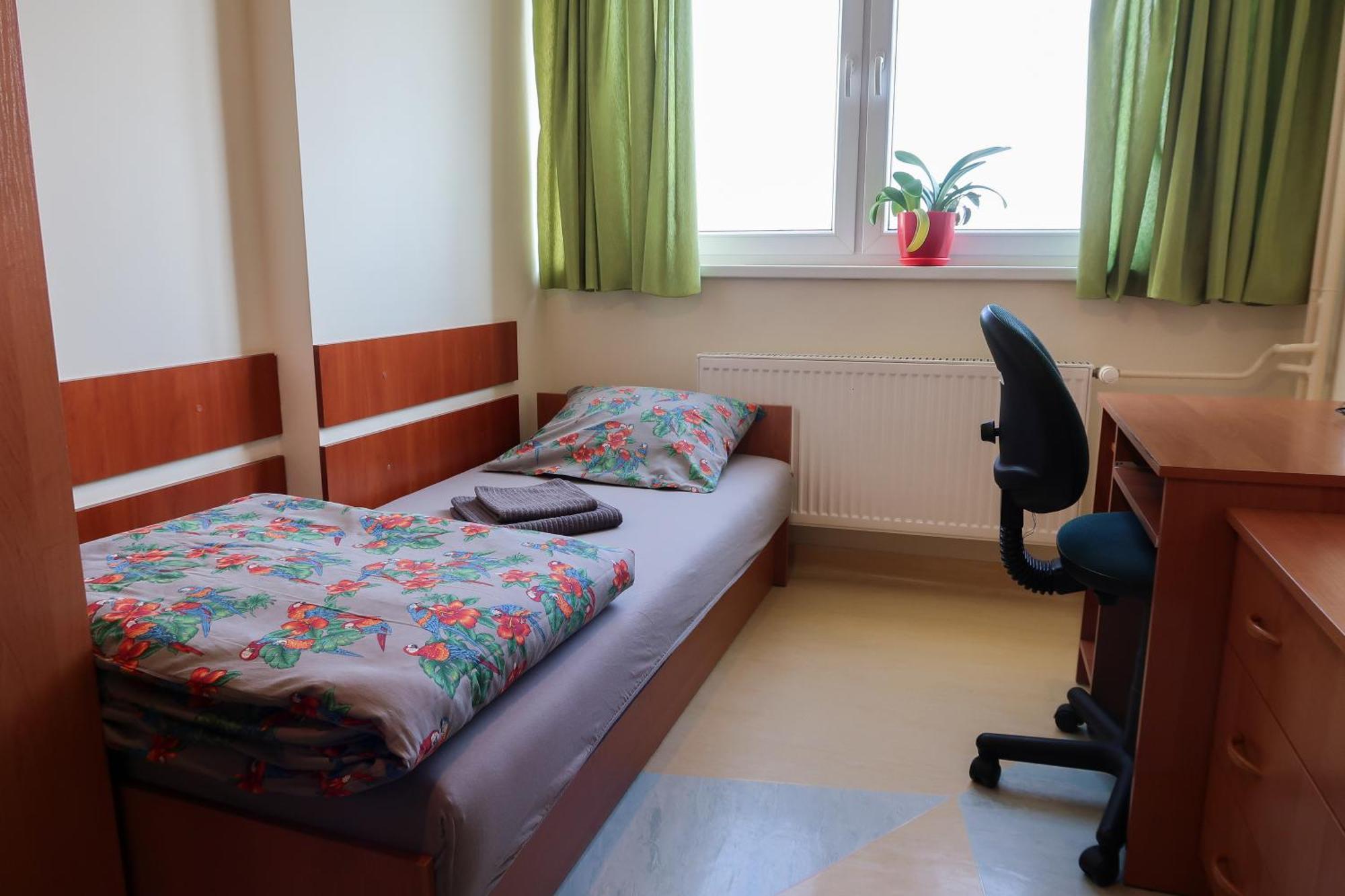 Dom Studencki Raj Hostel Wroclaw Ngoại thất bức ảnh