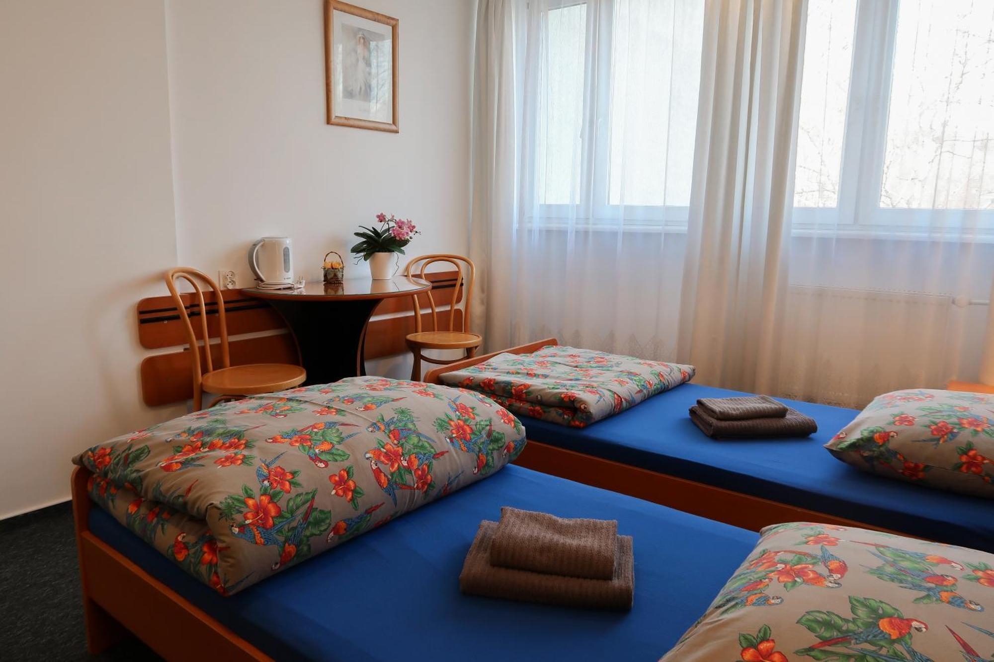 Dom Studencki Raj Hostel Wroclaw Ngoại thất bức ảnh