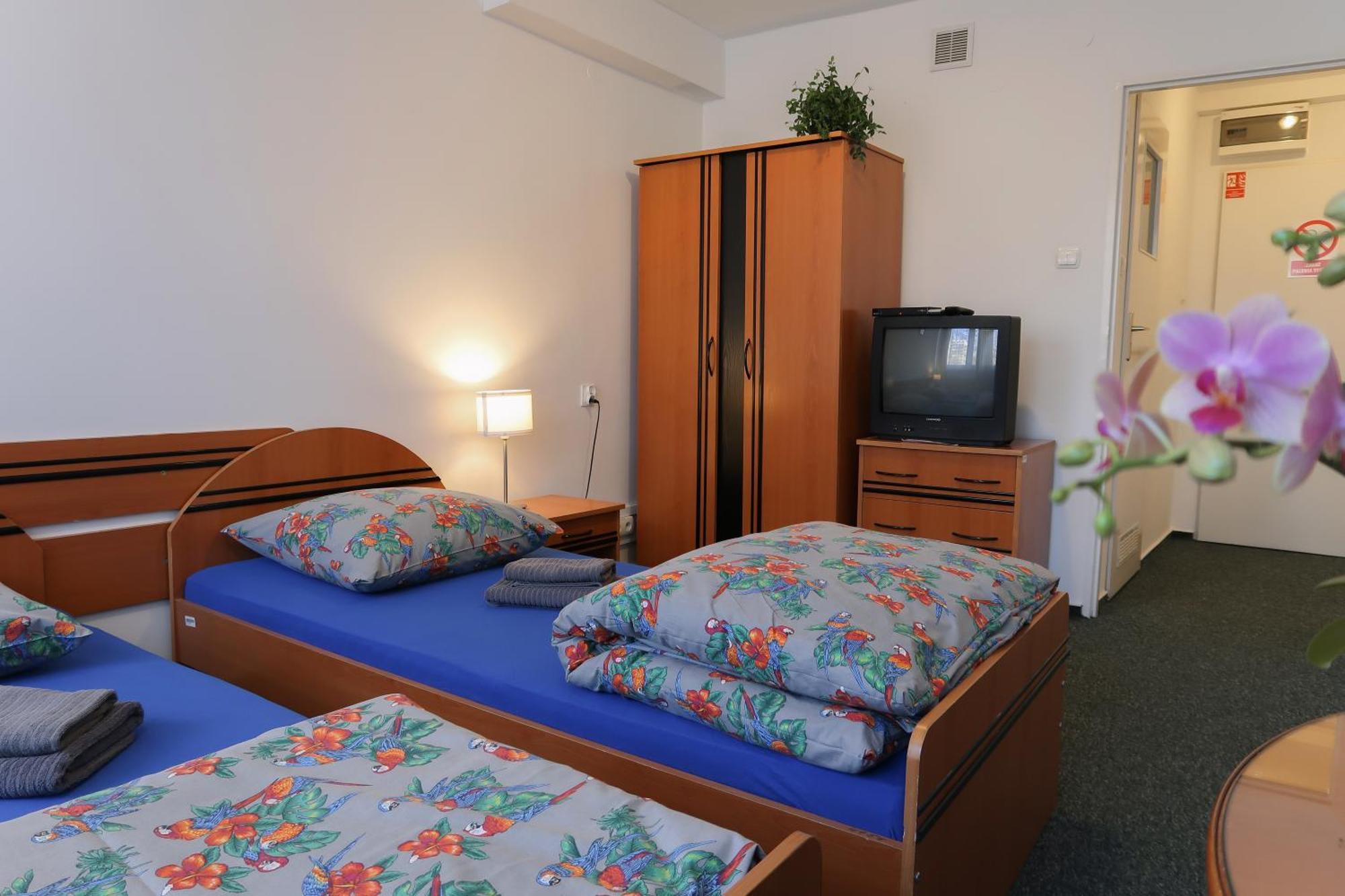 Dom Studencki Raj Hostel Wroclaw Ngoại thất bức ảnh