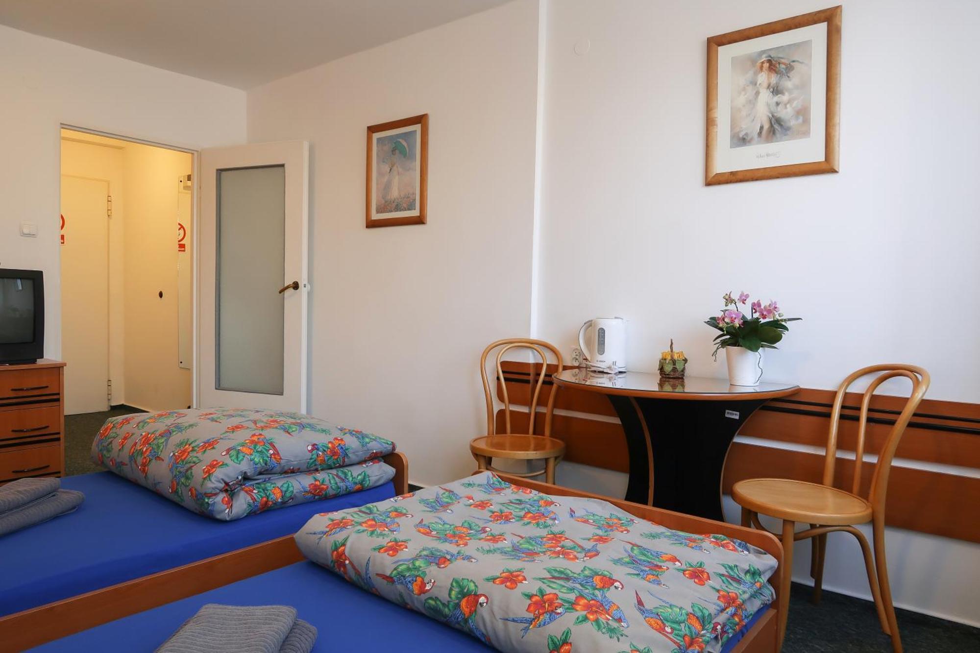Dom Studencki Raj Hostel Wroclaw Ngoại thất bức ảnh