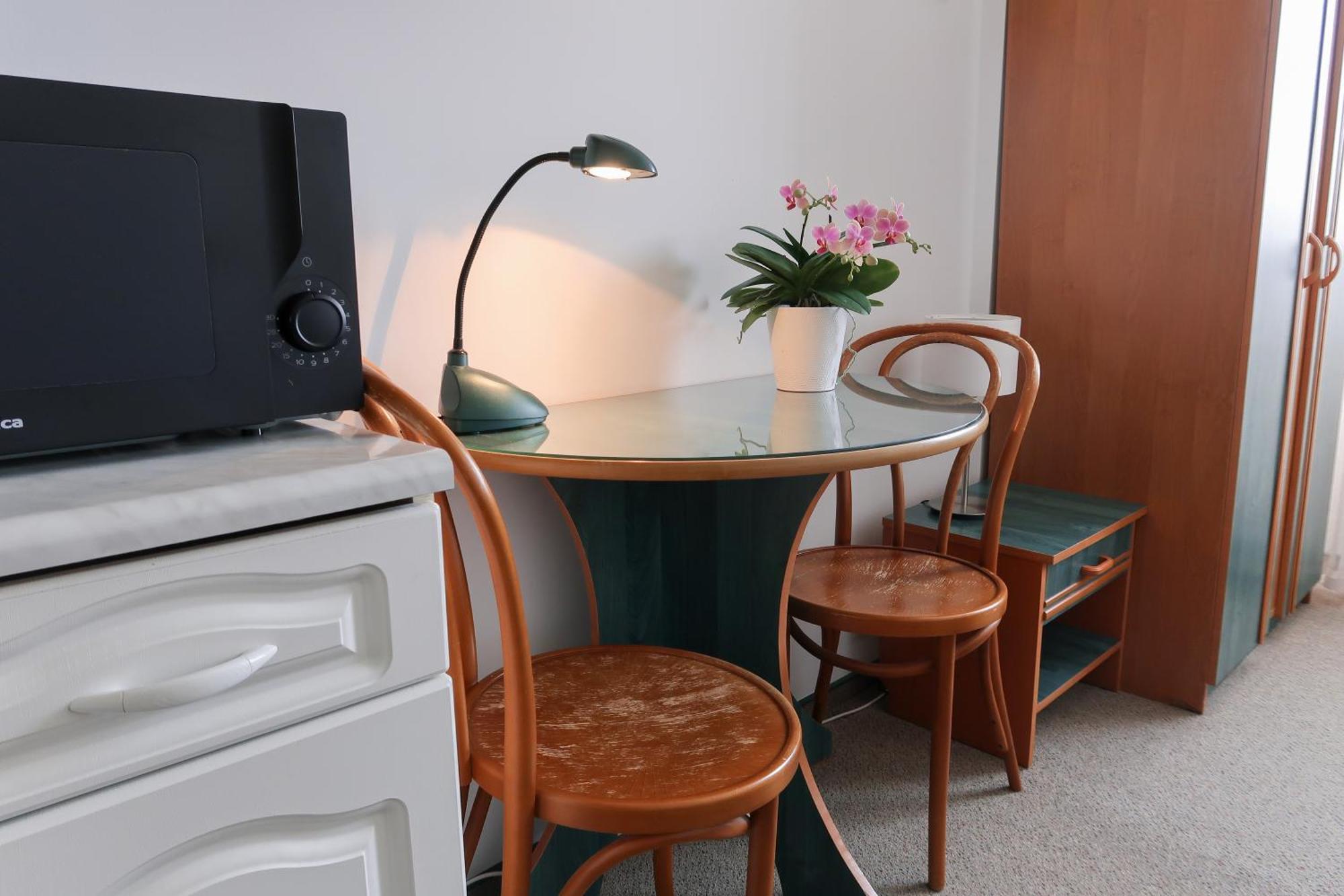 Dom Studencki Raj Hostel Wroclaw Ngoại thất bức ảnh