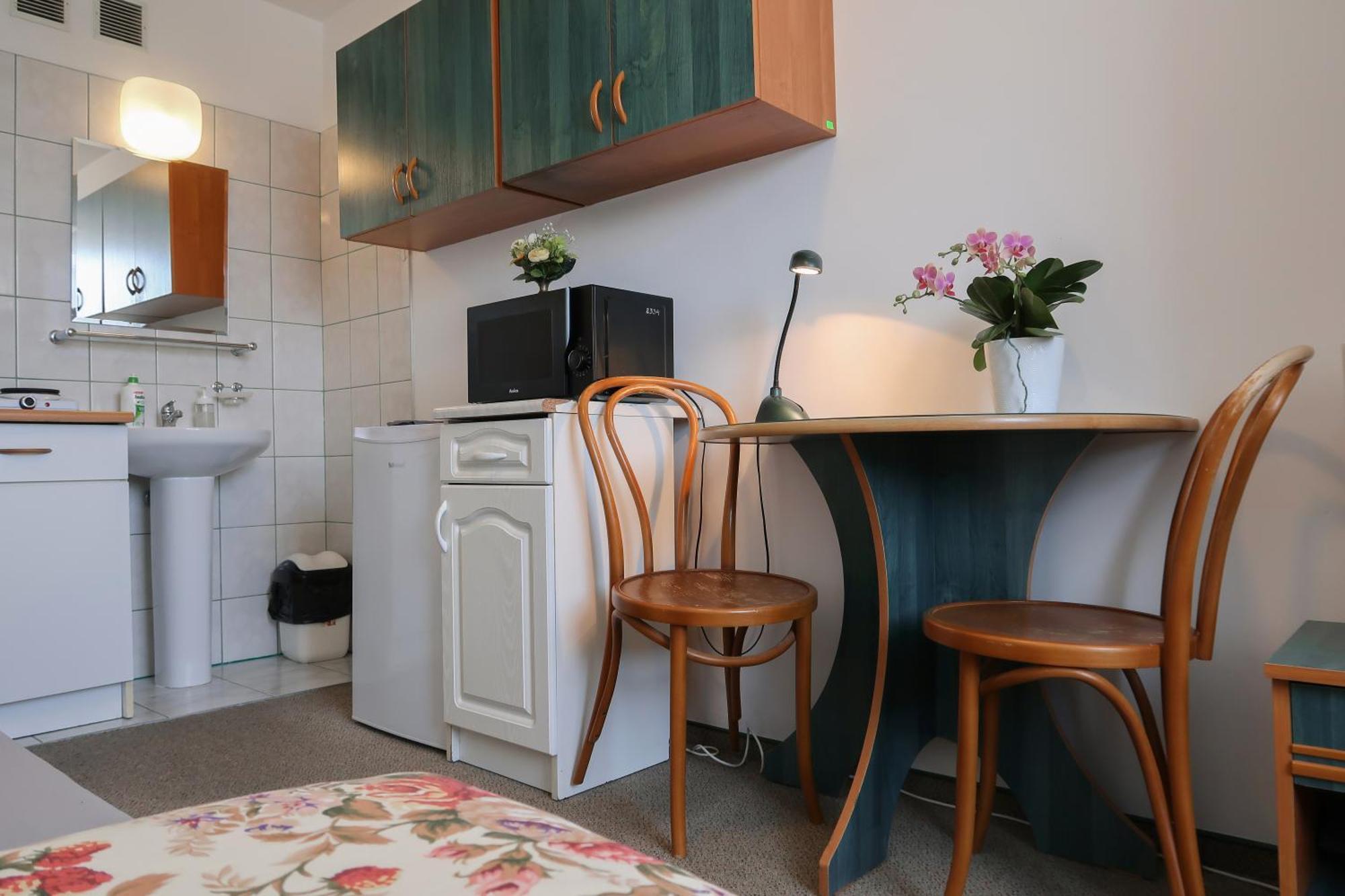 Dom Studencki Raj Hostel Wroclaw Ngoại thất bức ảnh