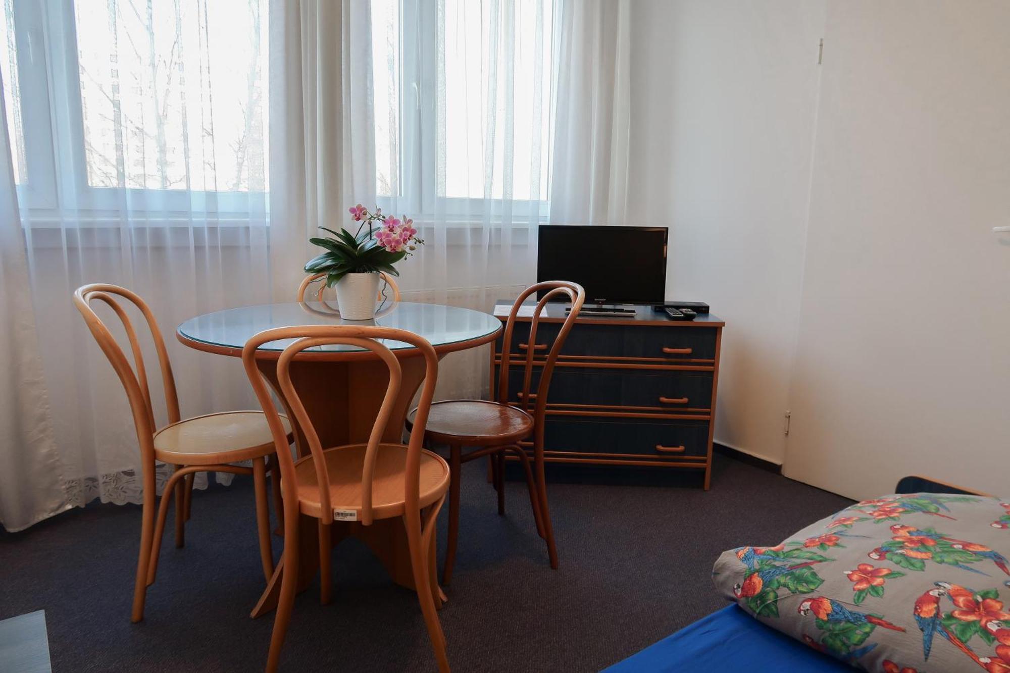 Dom Studencki Raj Hostel Wroclaw Ngoại thất bức ảnh