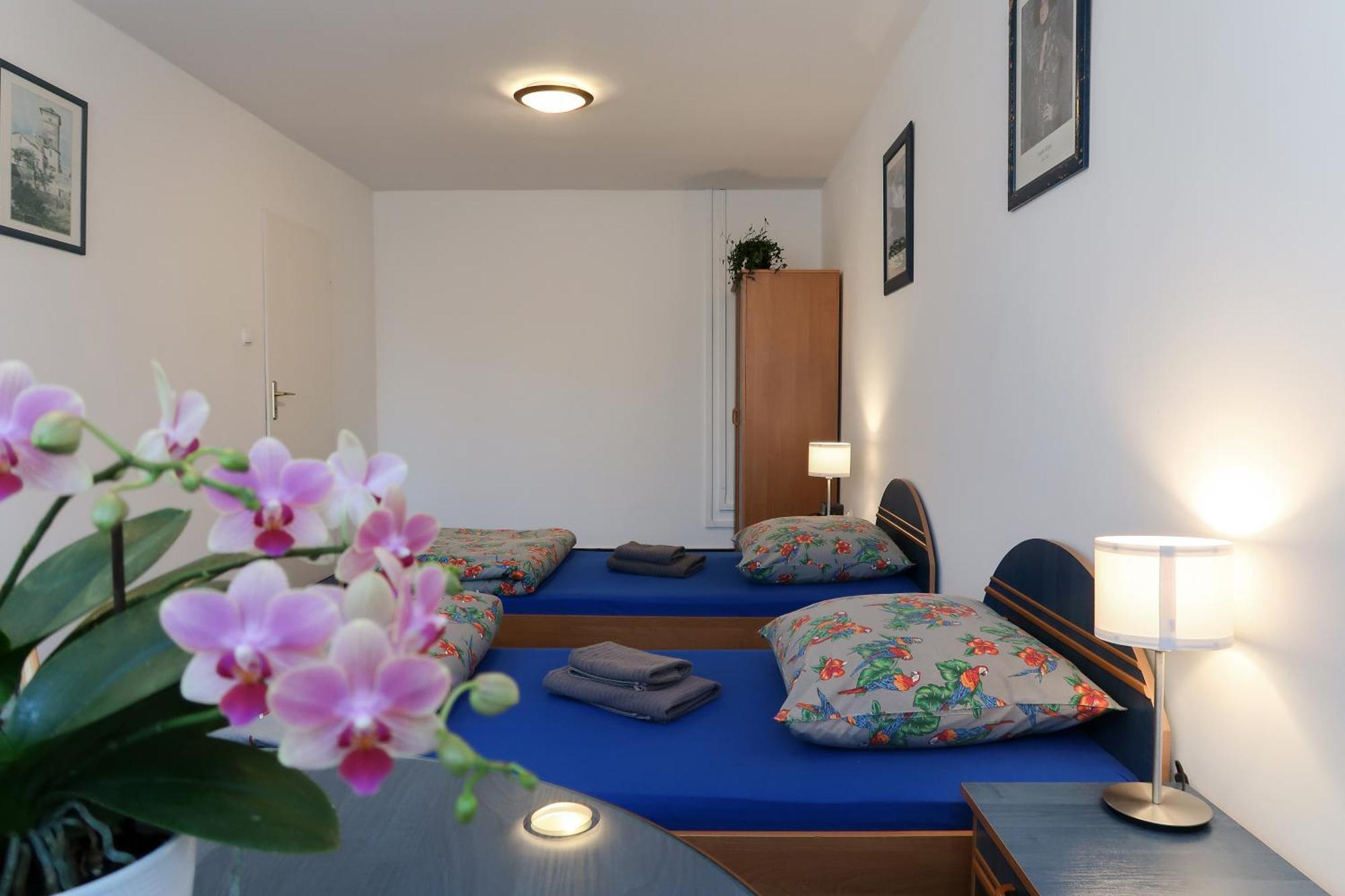 Dom Studencki Raj Hostel Wroclaw Ngoại thất bức ảnh