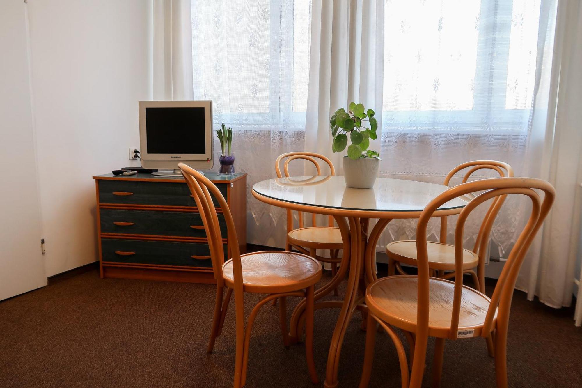 Dom Studencki Raj Hostel Wroclaw Ngoại thất bức ảnh